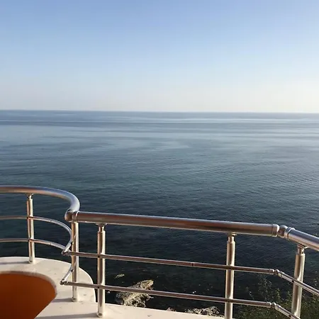 Διαμέρισμα Beach Front With Great See View Next To Incekum *