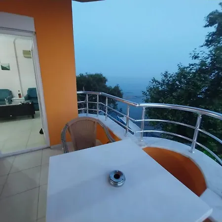 Beach Front With Great See View Next To Incekum Αλάνια